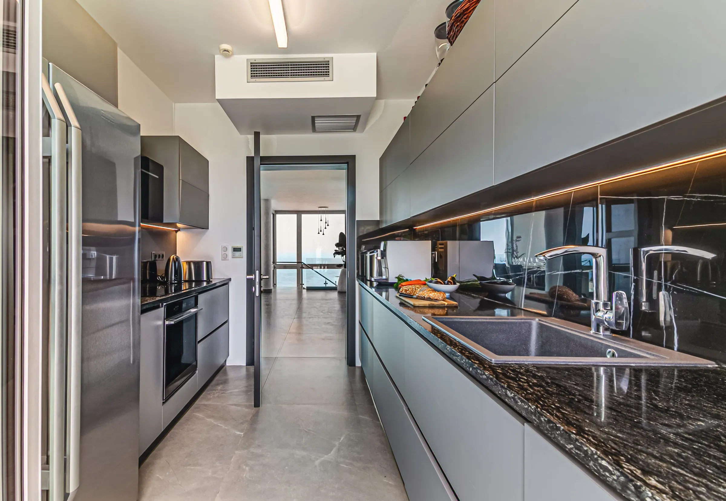 Fully equipped kitchen
